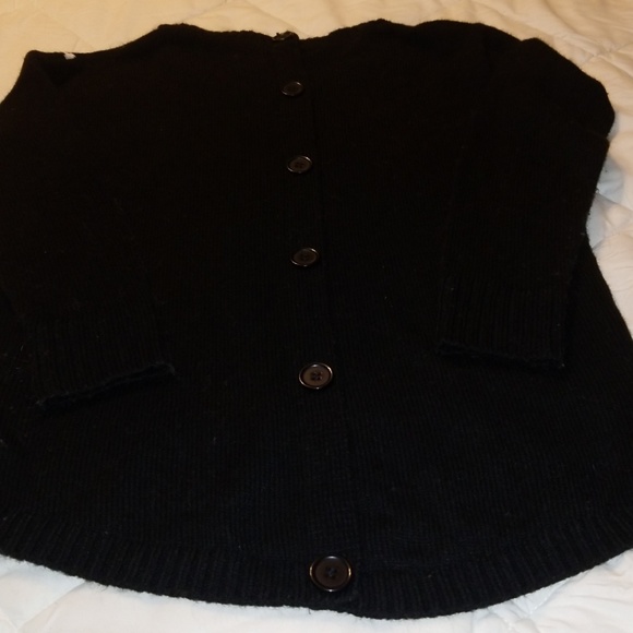 $5 ITEM. Black and white pockadot sweater - Picture 5 of 8